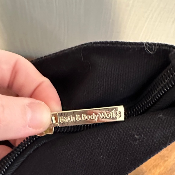 Bath and body works black and gold tote - Picture 5 of 5